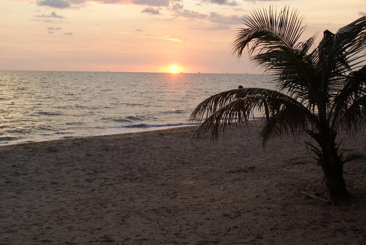 Sammy Seaview Mae Ramphueng Beach Front Golden Elephant บ้านช้างทองวิวทะเลหน้าหาดแม่รำพึง Rayong Ngoại thất bức ảnh
